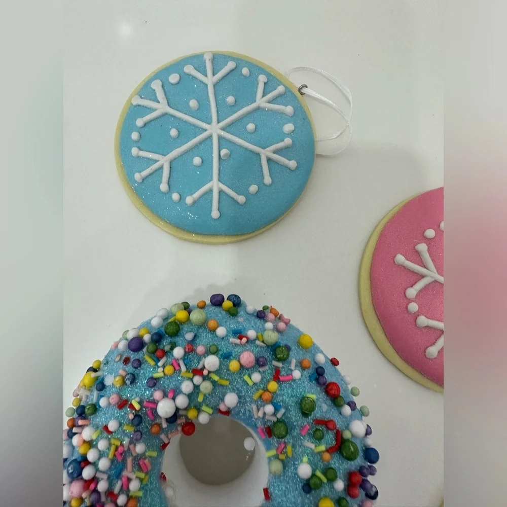 🌸NEW 8 Pieces Colorful Donut Christmas Ornaments Picks